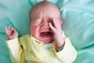 Odhady se ošklivě pletou. Novorozenců ubývá rychleji, než všichni čekali - Seznam Zprávy